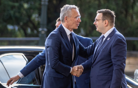 Závěrečný den neformálního setkání ministrů zahraničí států NATO, které je připomenutím letošního 25. výročí členství Česka v NATO a 75. výročí od založení aliance, 31. května 2024. Generální tajemník NATO Jens Stoltenberg a český ministr zahraničních věcí Jan Lipavský před jednáním v Černínském paláci.