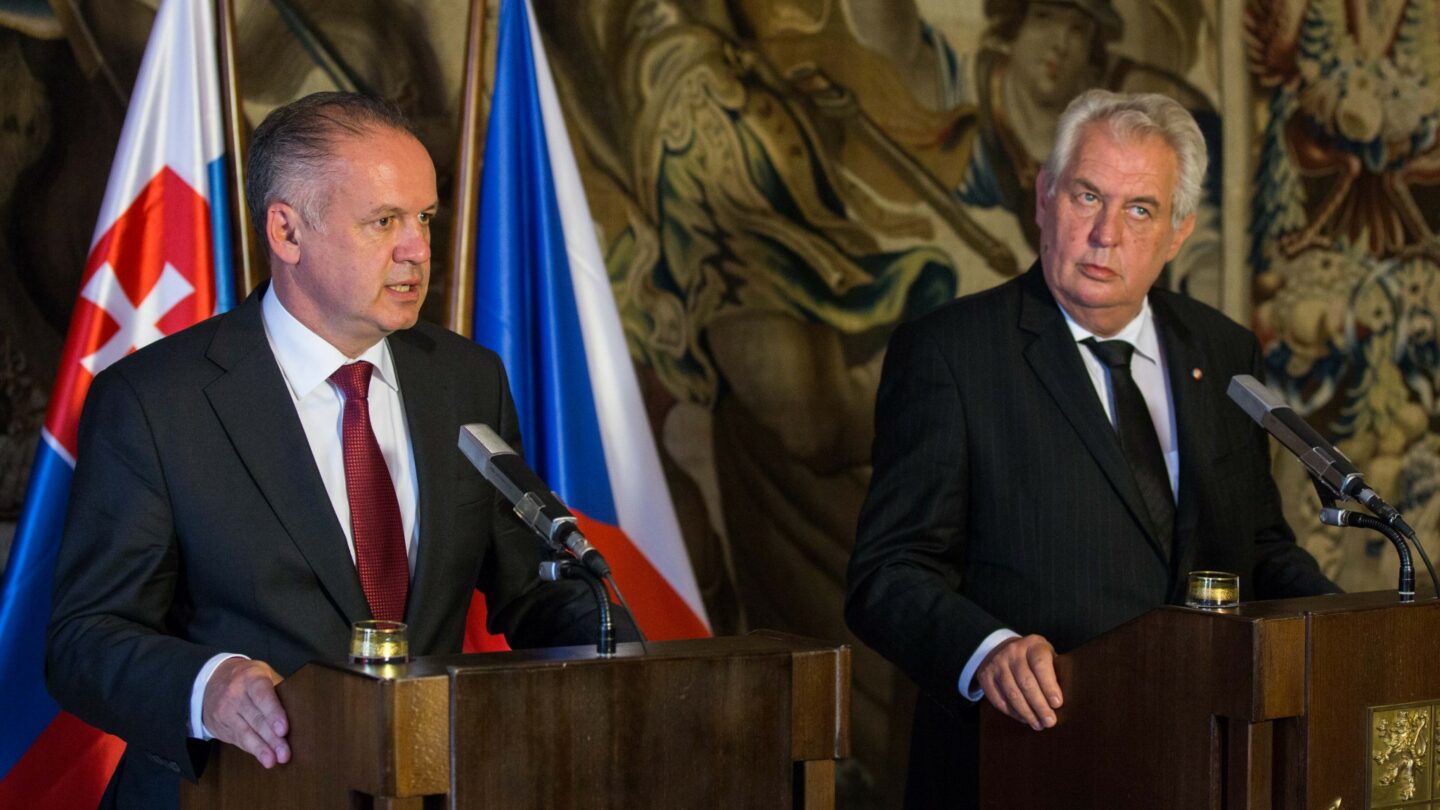Na snímku Andrej Kiska (vlevo) a Miloš Zeman.
