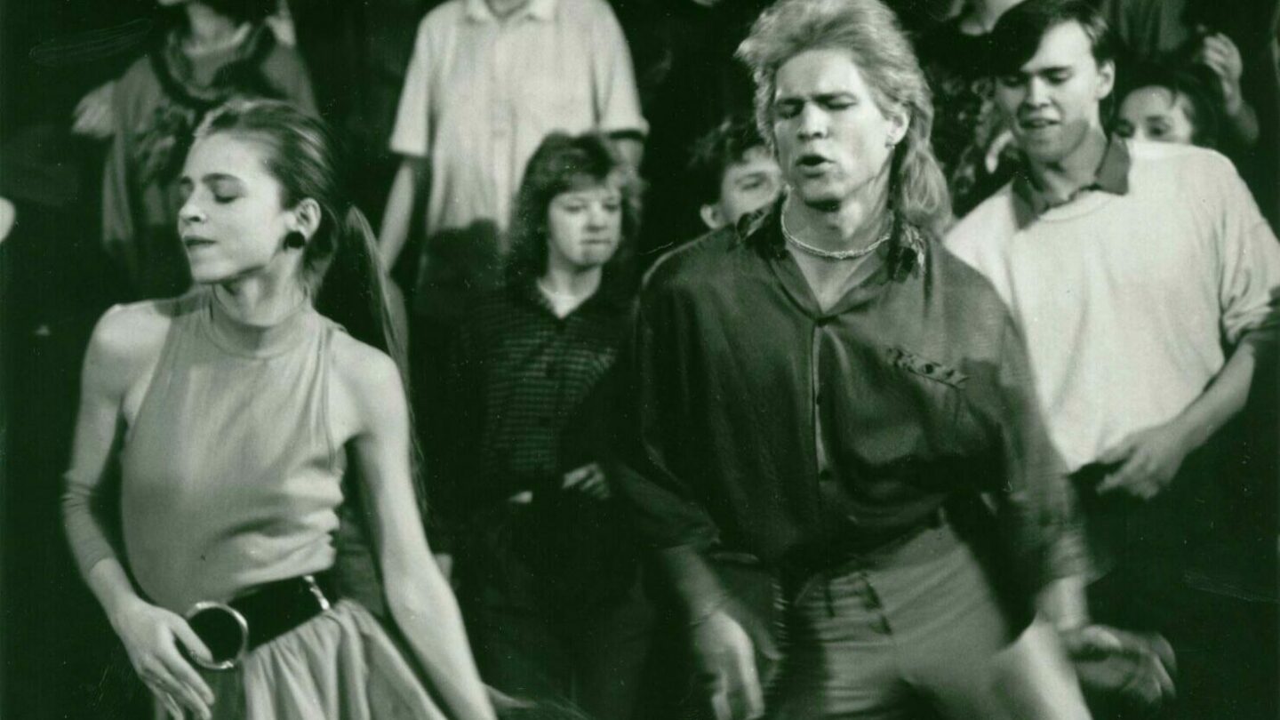 Šimon Caban a Lucie Zedníčková tančí na legendární song Je to fajn!
