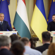 Maďarský premiér Viktor Orbán na tiskové konferenci po bilaterální schůzce s ukrajinským prezidentem Volodymyrem Zelenským.