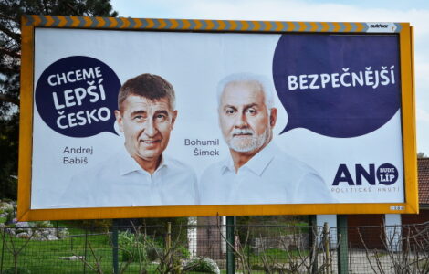 Bohumil Šimek na billboardu s Andrejem Babišem před krajskými volbami v roce 2016