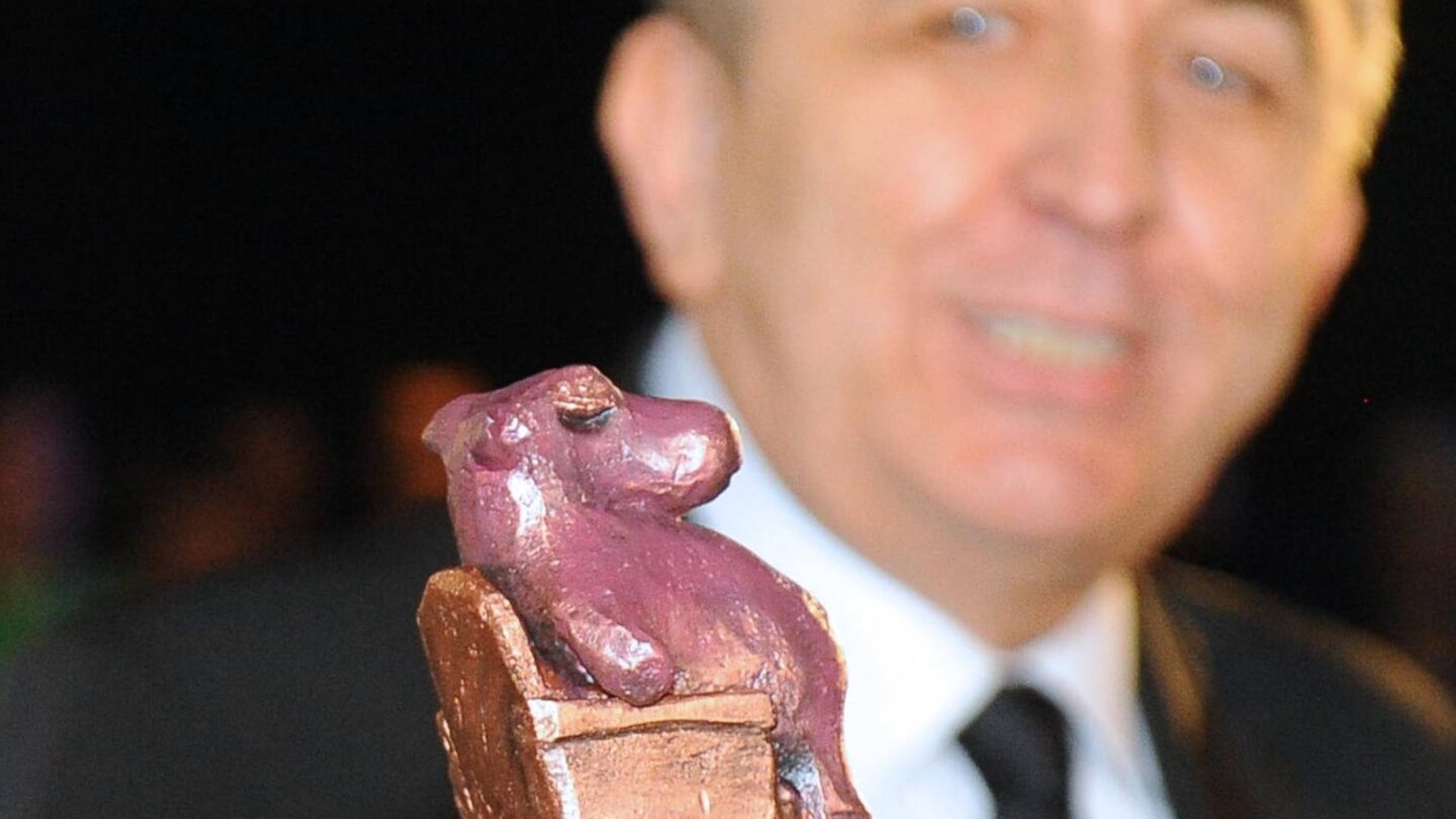Ředitel Febiofestu Fero Fenič představil v roce 2009 anticenu Hroch za nejhorší český film roku. Dostala jméno podle zapomenutého pokusu o satiru na politické změny roku 1968, který o pět let později natočil Karel Steklý.