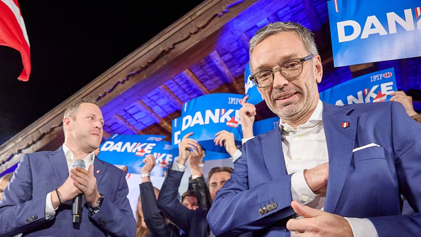 V rakouských parlamentních volbách zvítězila Svobodná strana Rakouska (FPÖ) Herberta Kickla.