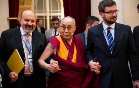 14. dalajláma byl hostem konference Forum 2000.