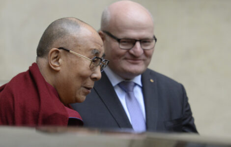 Ministr kultury Daniel Herman při nedávném setkání s tibetským duchovním vůdcem dalajlámou.