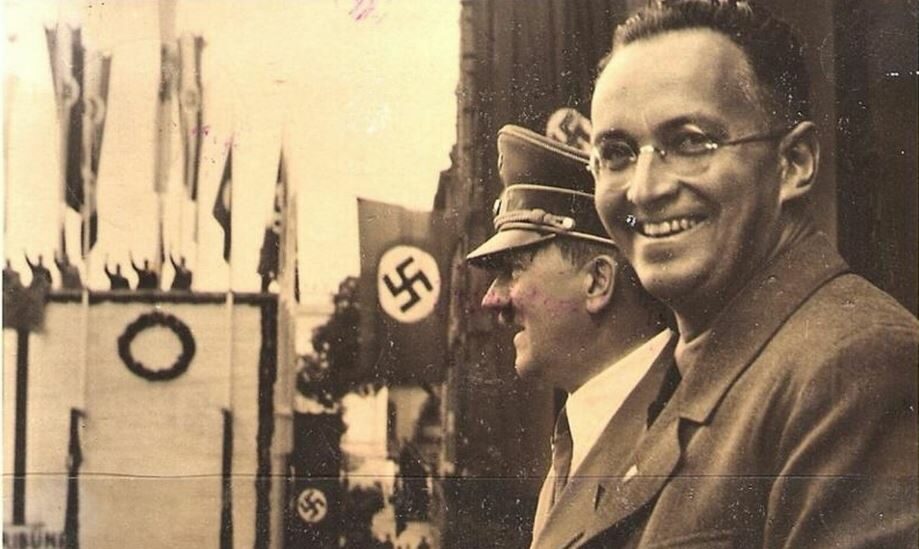 Ilustrační foto - Konrad Henlain s Adolfem Hitlerem v roce 1938