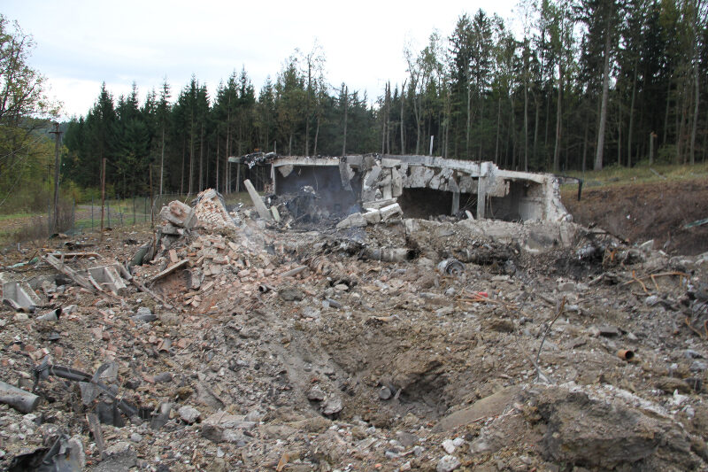 Zničený muniční sklad ve Vrběticích