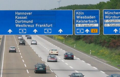Dálniční síť v Německu o délce zhruba 13.000 kilometrů je druhou největší na světě po USA. 