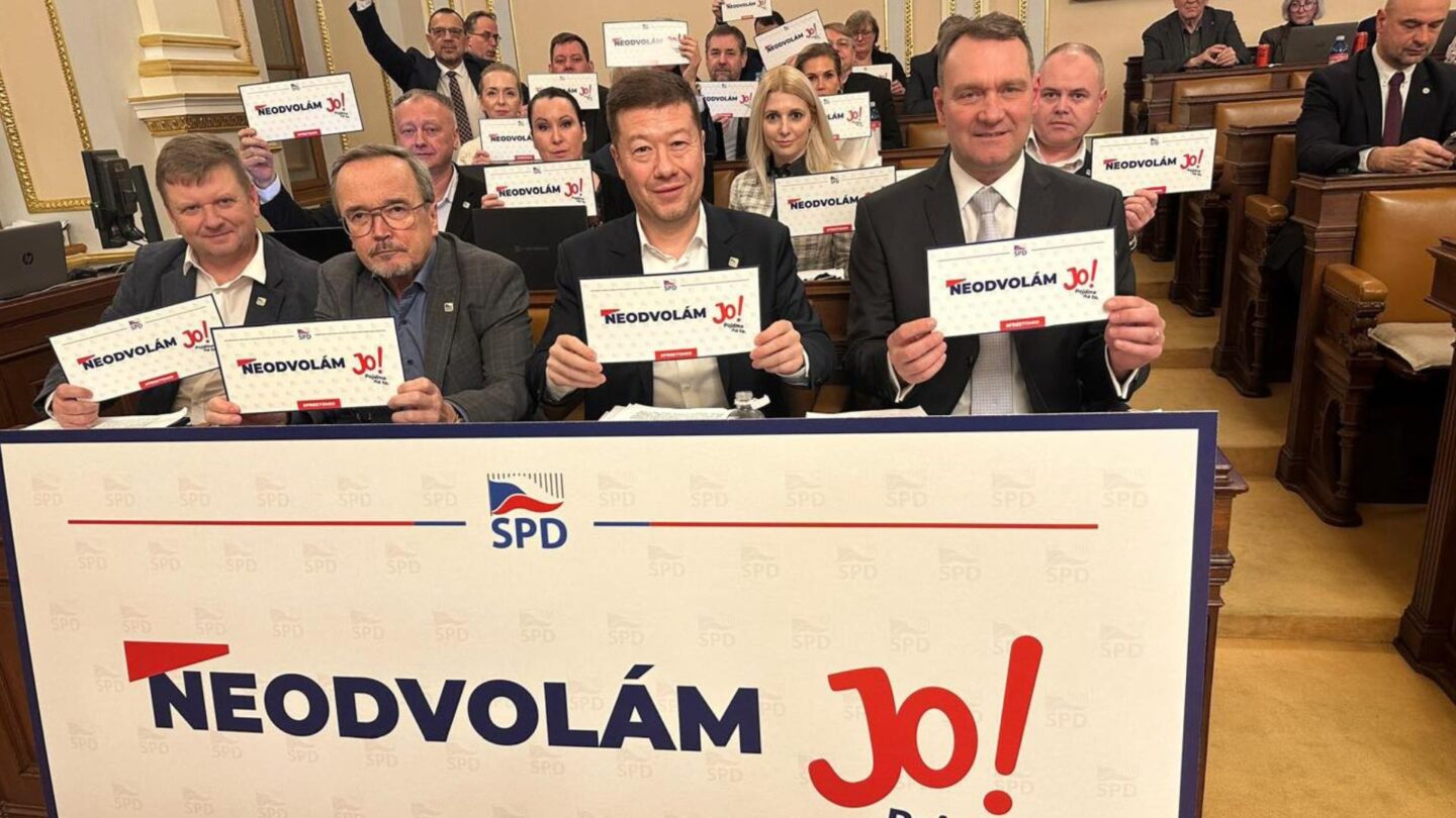 Poslanci SPD ve sněmovně.