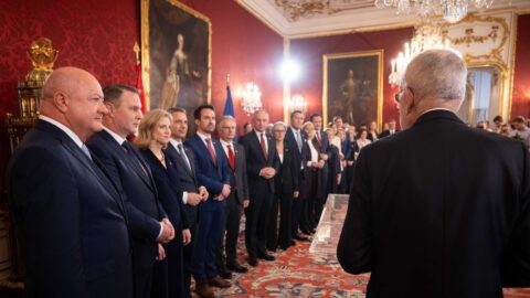 Rakouský prezident Alexander Van der Bellen jmenoval novou vládu.
