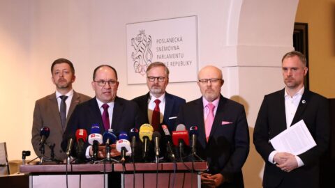 Tisková konference po jednání vládní koalice a Pirátů