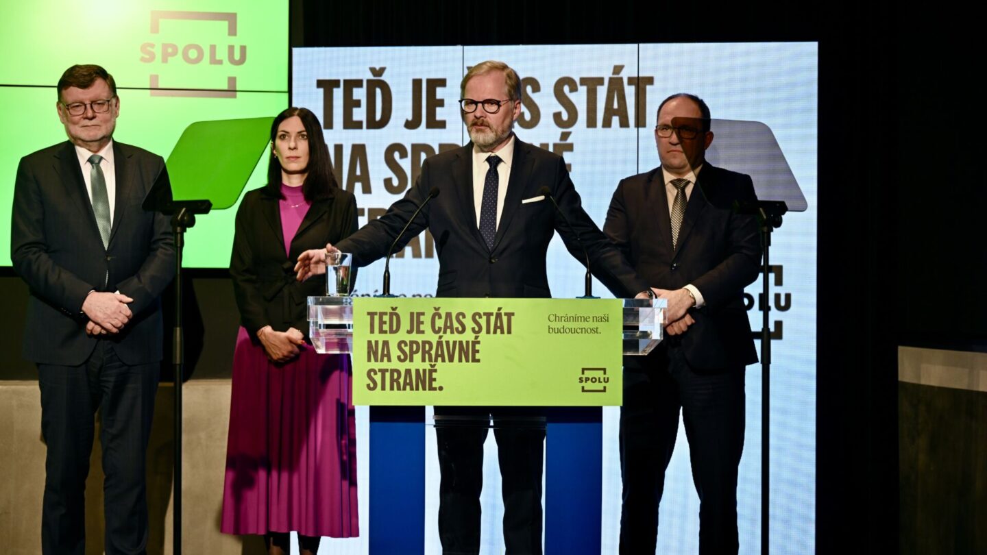 Koalice SPOLU podepsala smlouvu a zahájila kampaň