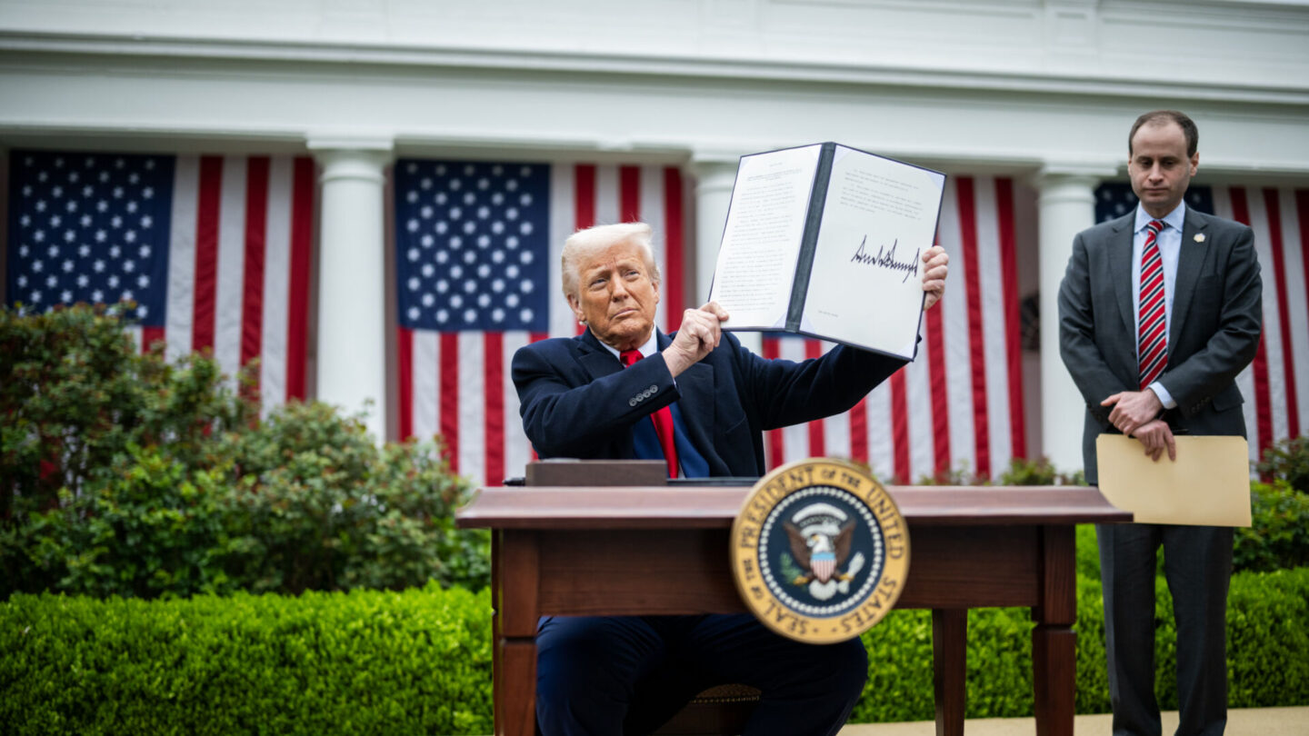 Americký prezident Donald Trump při oznámení zavedení cel.