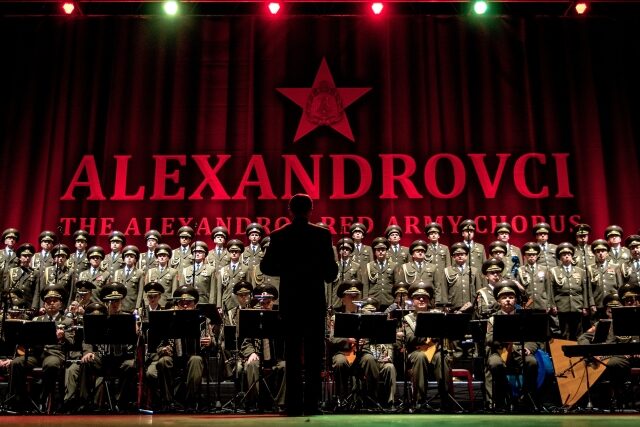 Vystoupení ruského armádního sboru Alexandrovci.