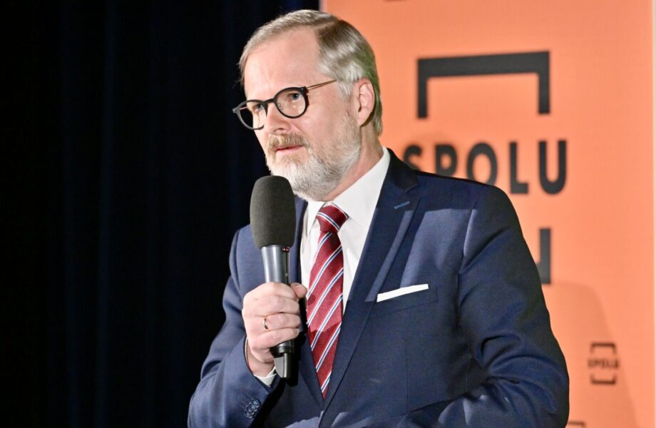 Premiér Petr Fiala (ODS) během debaty v Jihlavě