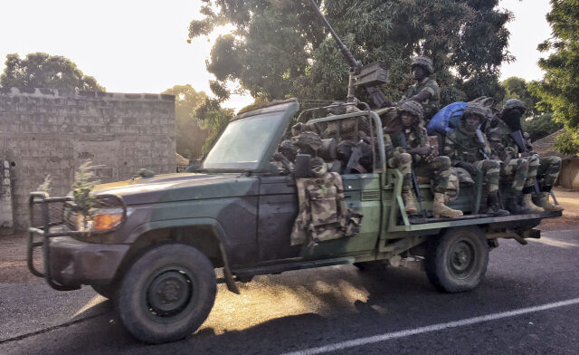 Senegalští vojáci v Gambii