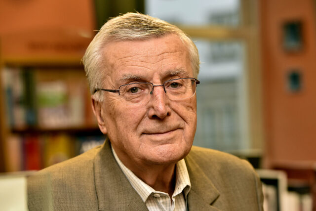 V Brně 7. února zemřel přední spisovatel, překladatel, publicista a pedagog Antonín Přidal.